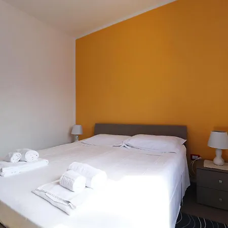 Murphy Rooms